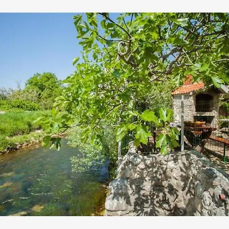 Holiday home River-directly To The River Zrnovnica